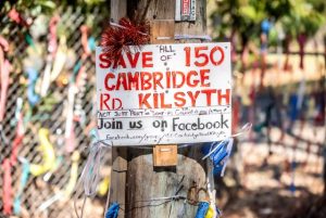 Community urges council to buy vacant land