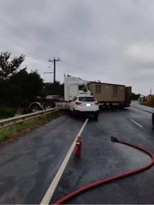 Truck crash closes Maroondah Highway in Lilydale