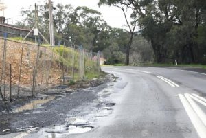 Liberals commit to $10 billion election pledge for roads