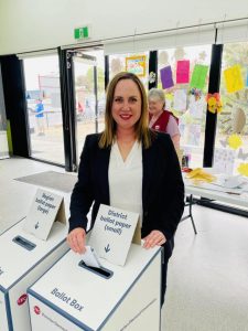Bridget Vallence regains seat as Evelyn swings to Liberals