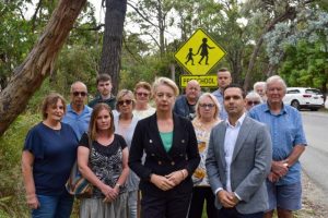 Liberals call for road sealing reconsideration after meeting with residents