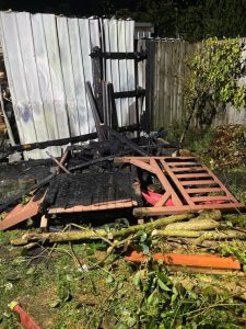 Lilydale fire spreads across two backyards