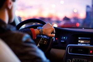 RACV survey finds tailgating the most common road rage behaviour in Victoria