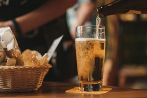 Decade-long study shows high rates of risky drinking behaviours in men