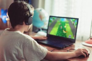 Keep kids active over the holidays to limit screen time