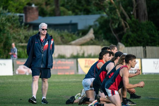 Ayres announces coaching tenure end